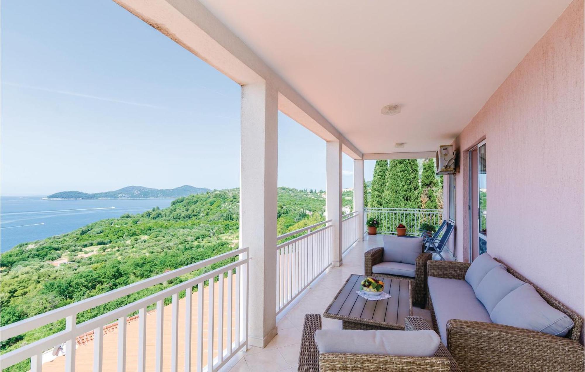 3 Bedroom Beautiful Apartment In Orasac Exterior photo
