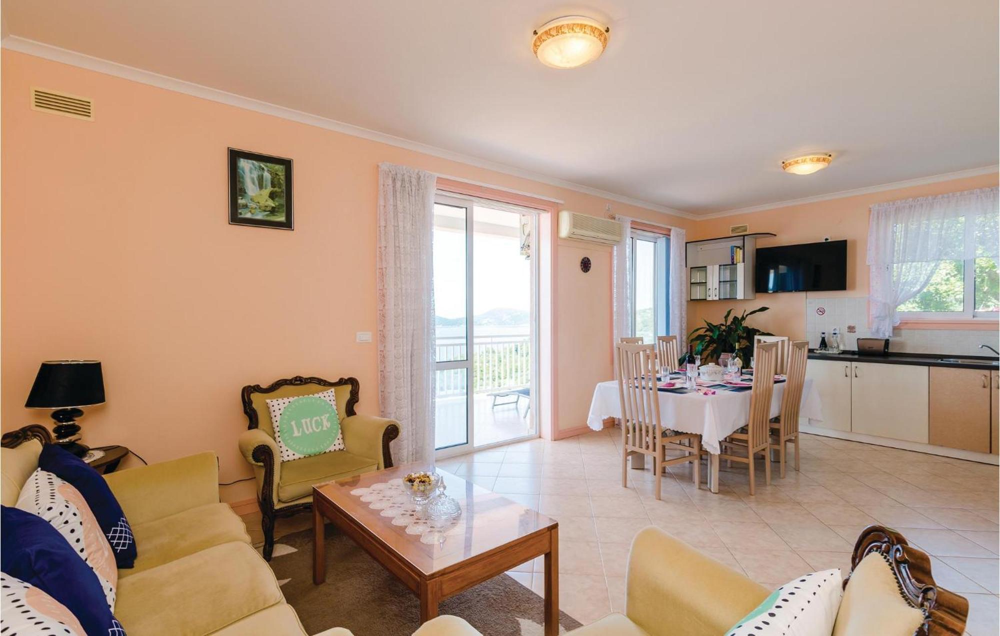 3 Bedroom Beautiful Apartment In Orasac Exterior photo