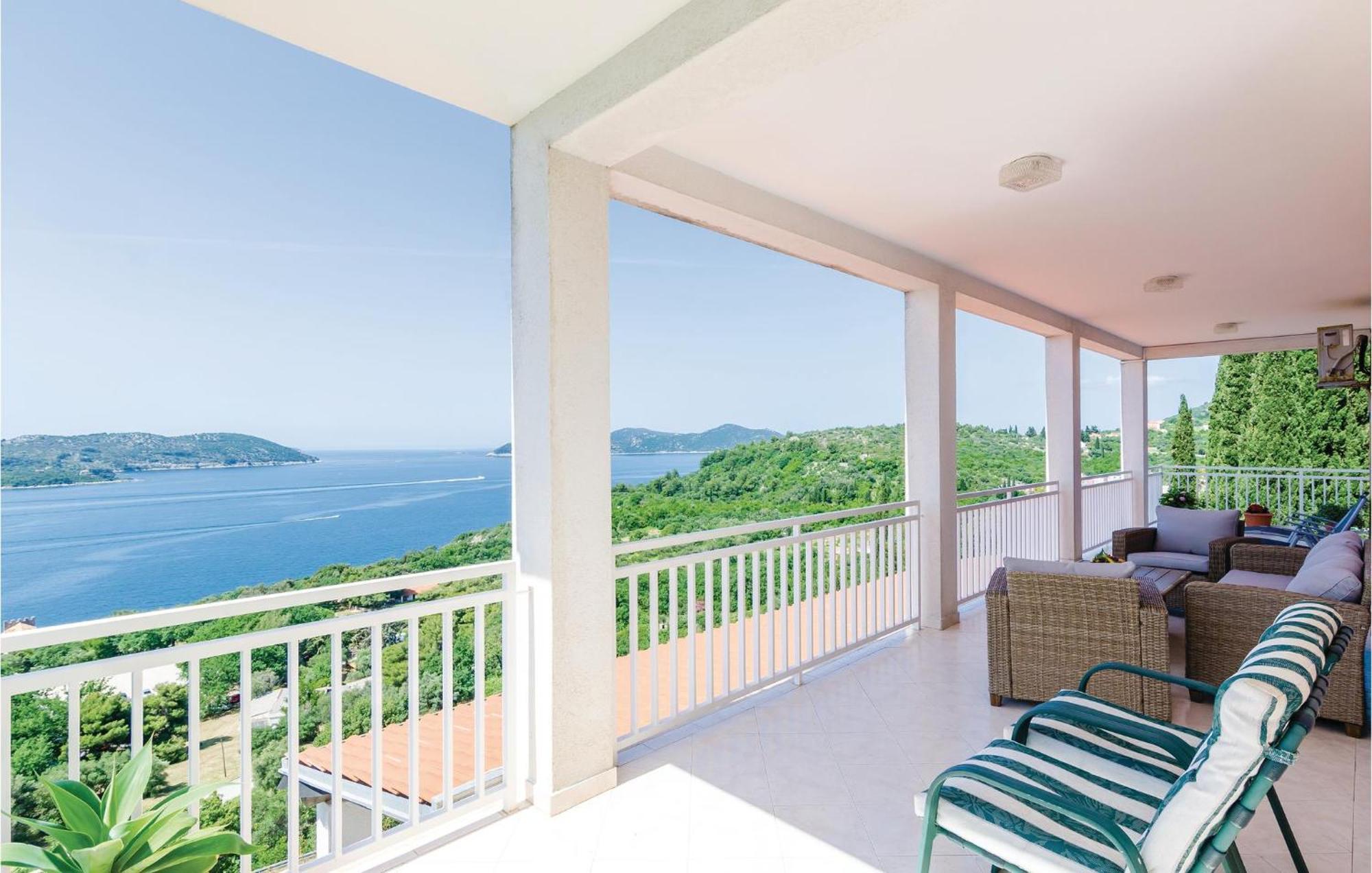 3 Bedroom Beautiful Apartment In Orasac Exterior photo