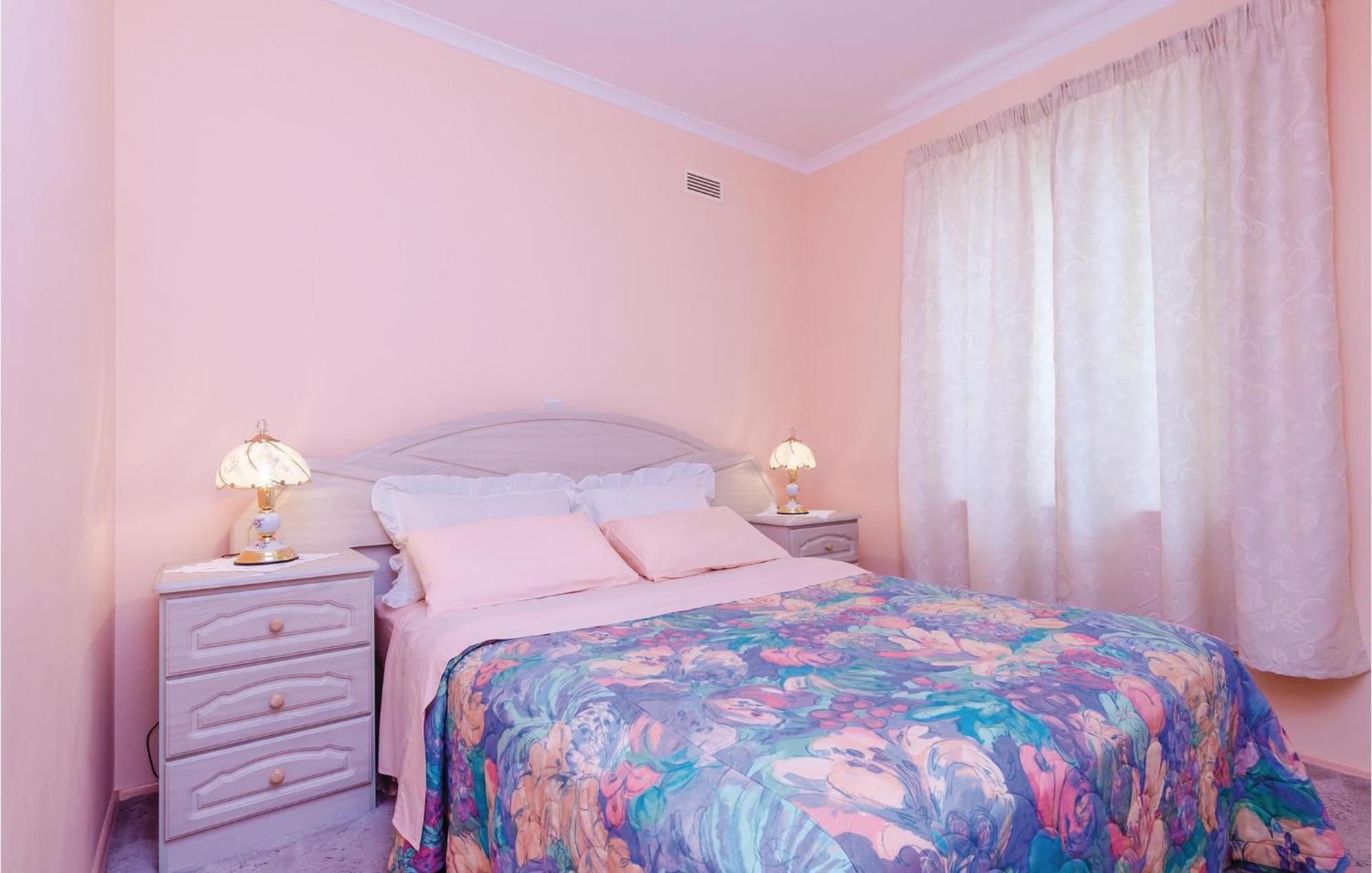 3 Bedroom Beautiful Apartment In Orasac Exterior photo