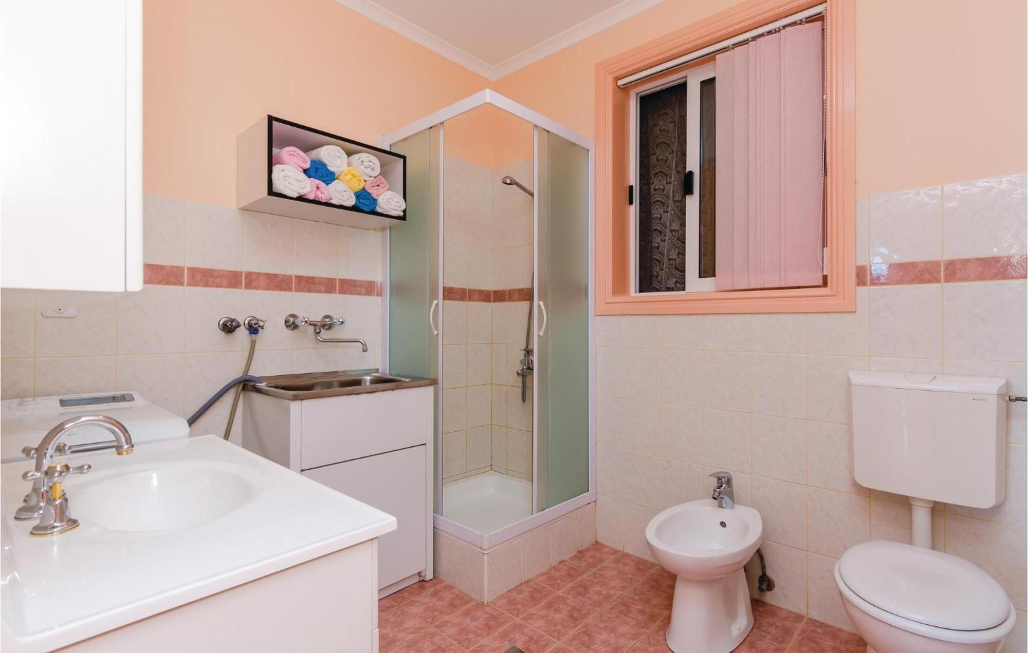 3 Bedroom Beautiful Apartment In Orasac Exterior photo