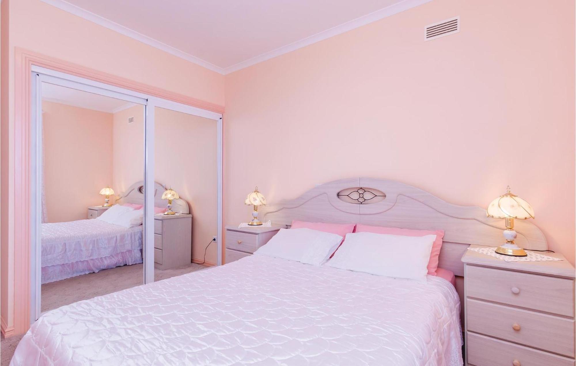 3 Bedroom Beautiful Apartment In Orasac Exterior photo